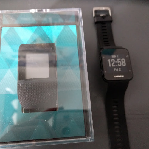 Fitbit Surge vs. Garmin Forerunner 35